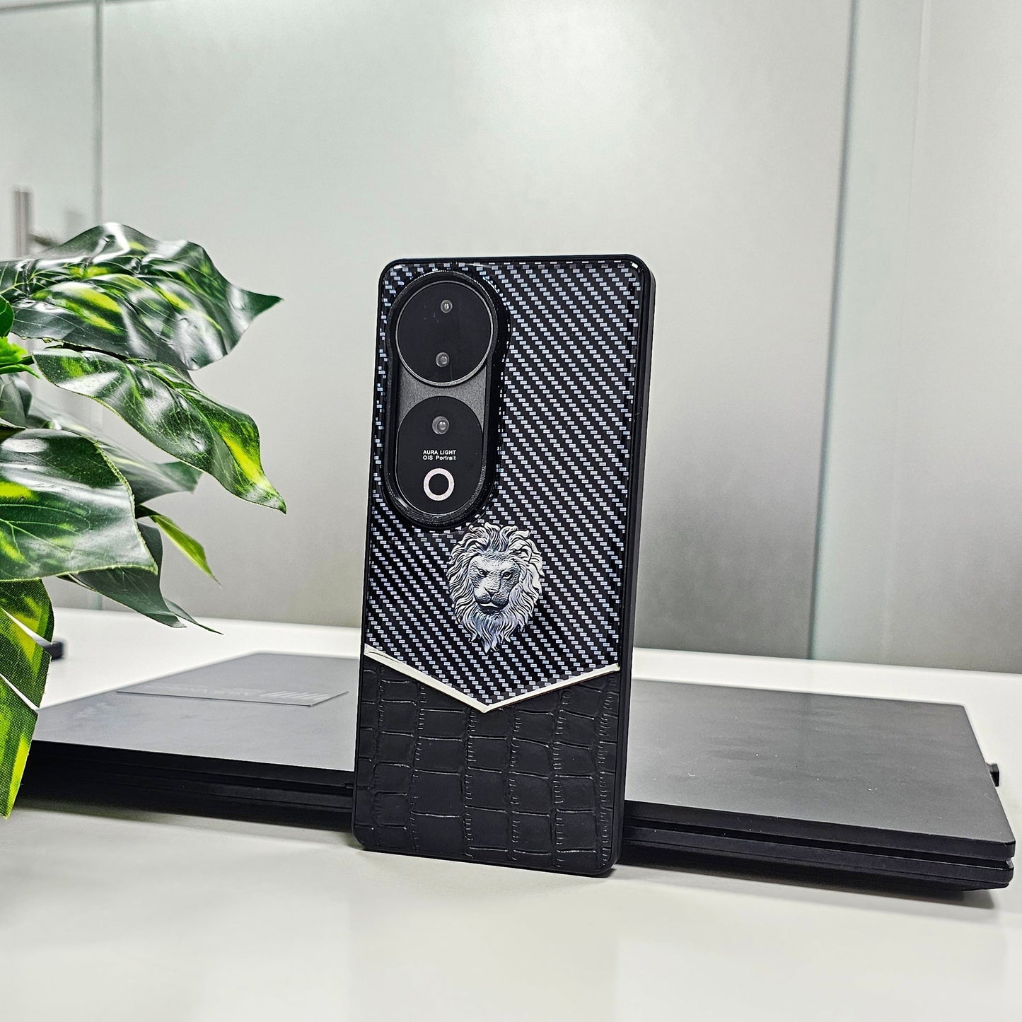 Vivo V40 Pro 5G Luxury Lion Pattern Leather And Liquid Silicone Case